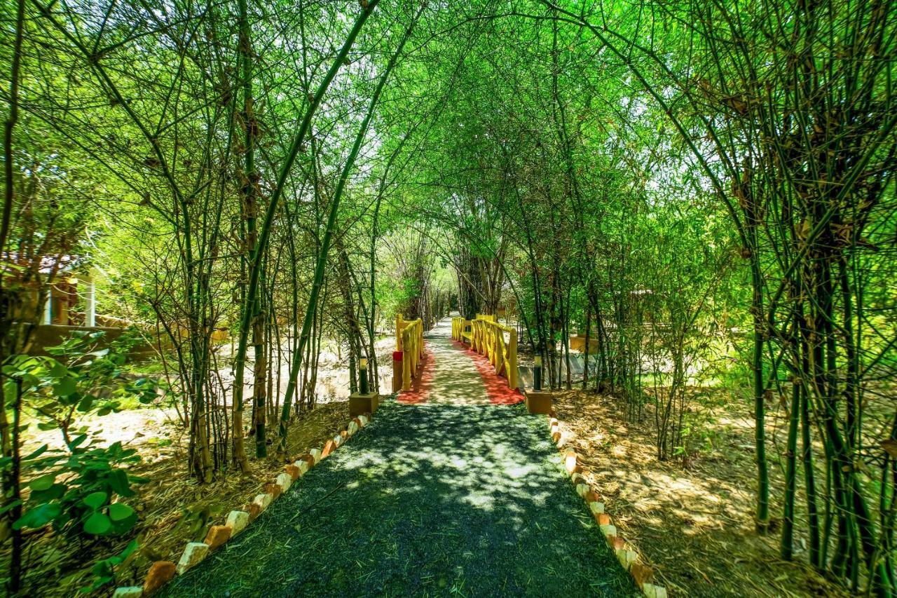 Lemon Tree Wildlife Resort, Bandhavgarh Tāla Extérieur photo
